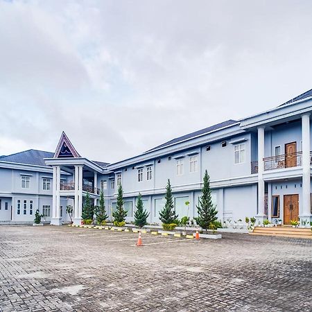 Capital O 540 Esther Hotel Balige Kültér fotó