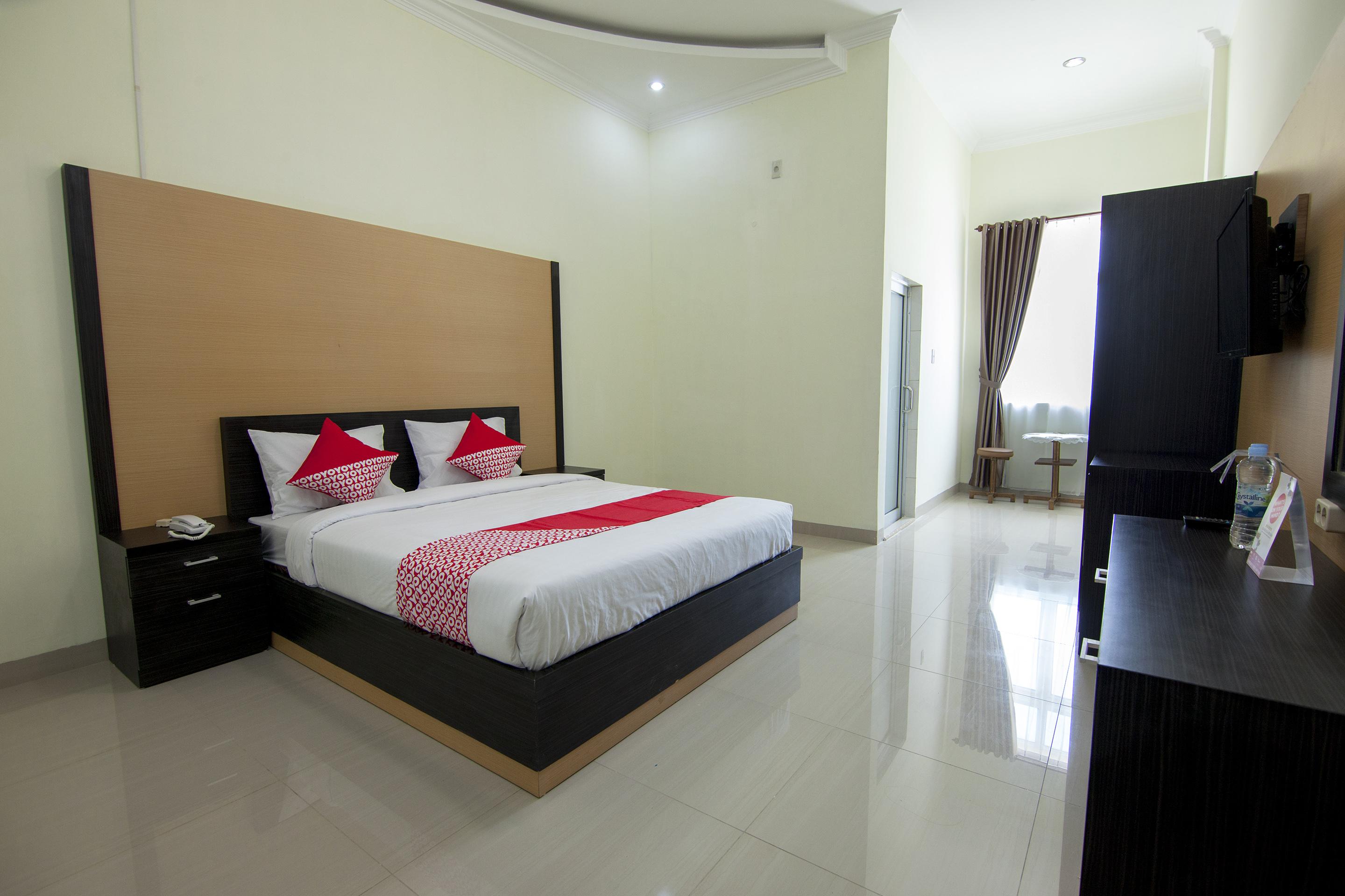 Capital O 540 Esther Hotel Balige Kültér fotó