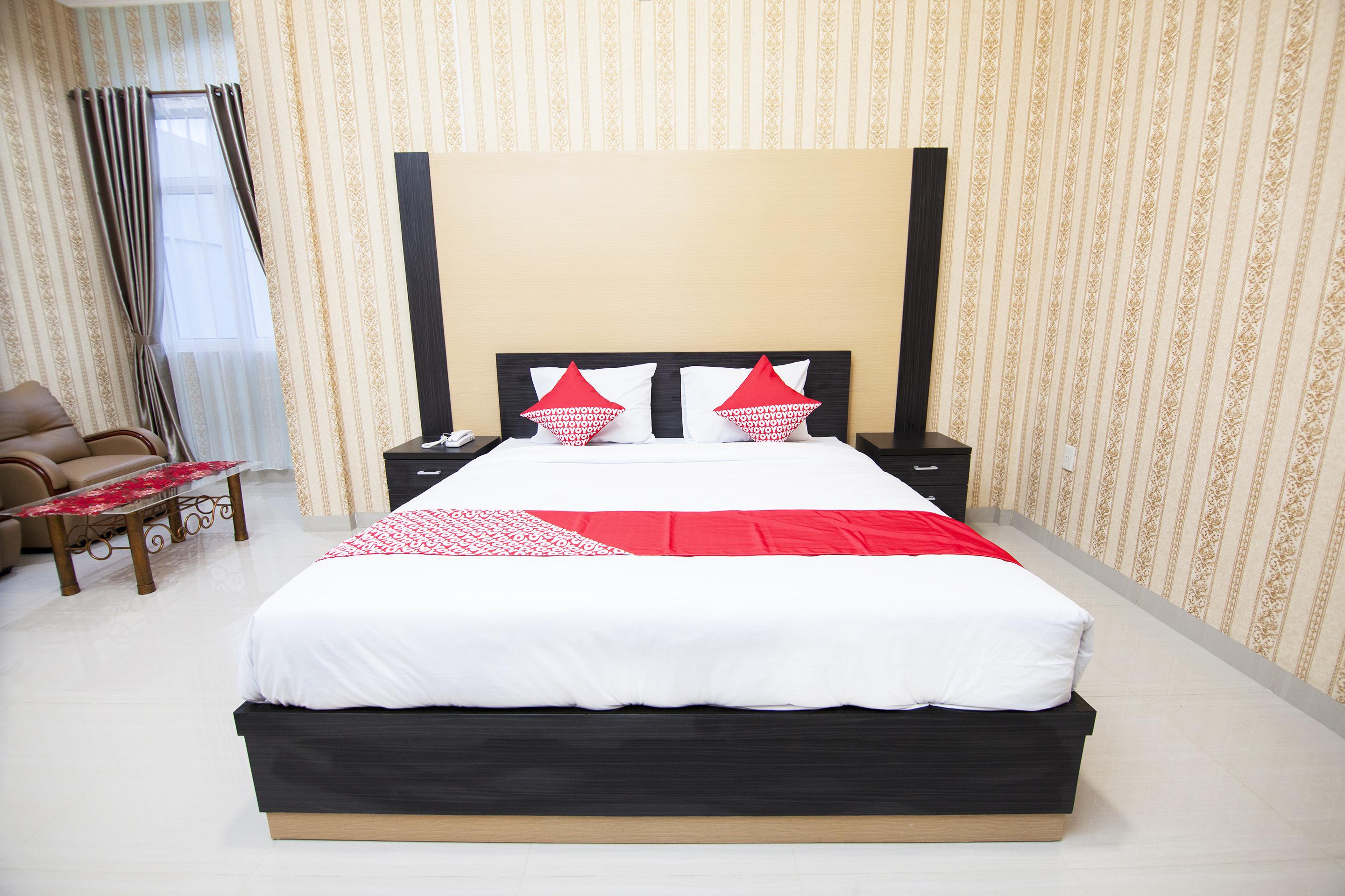 Capital O 540 Esther Hotel Balige Kültér fotó