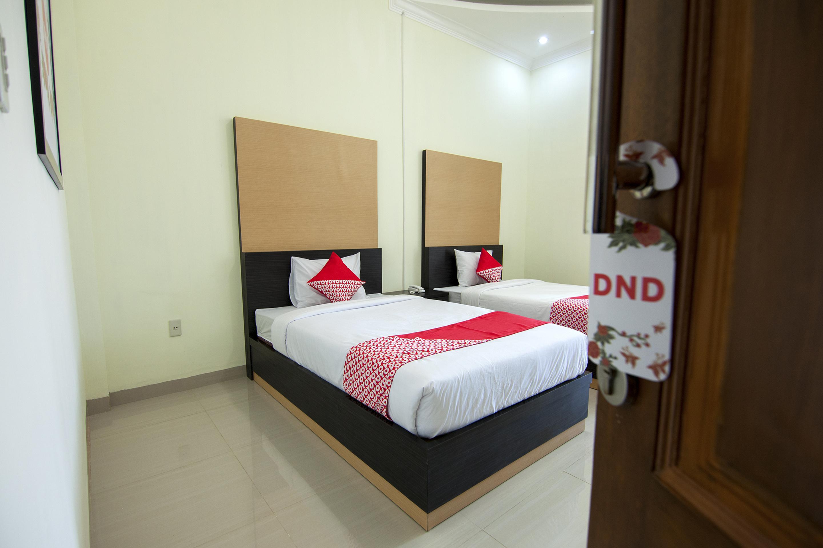 Capital O 540 Esther Hotel Balige Kültér fotó