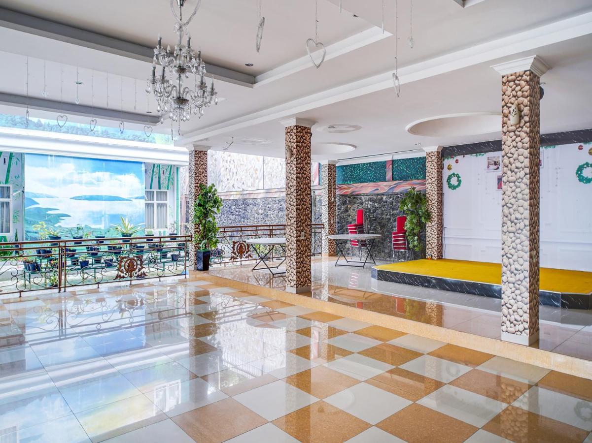 Capital O 540 Esther Hotel Balige Kültér fotó